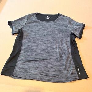 FREE COUNTRY FREE 2 B Women’s 1X Gray & Black Short Sleeve Athletic Top